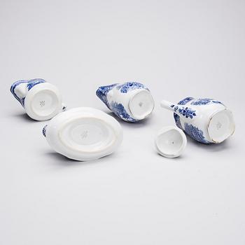 ASTIASTO, 86 osaa, posliinia, "Maisema" Arabia, 1964-1971.