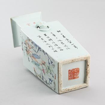 VAS, porslin, Kina, 1800-/1900-tal.