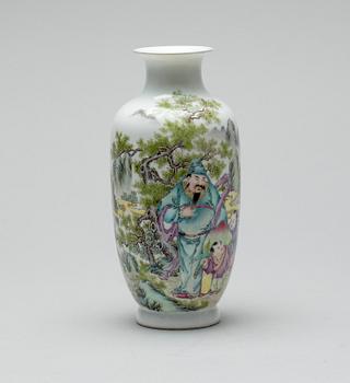 VAS, porslin, Kina 1900-tal.