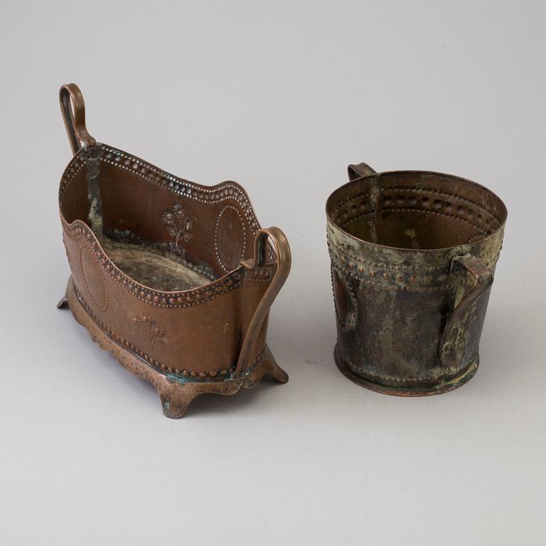 A COPPER JARDINIERE AND FLOWER POT, early 20th century.