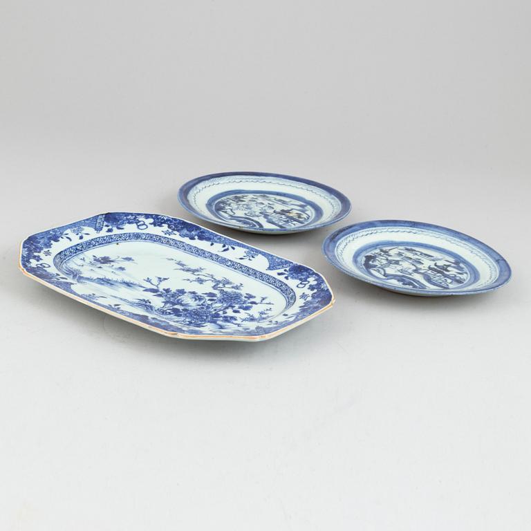 A group of Chinese porcelain, Qing dynasty, Qianlong (1736-1795), Jiaqing (1736-1820) and 19th/20th century, (9 pcs).