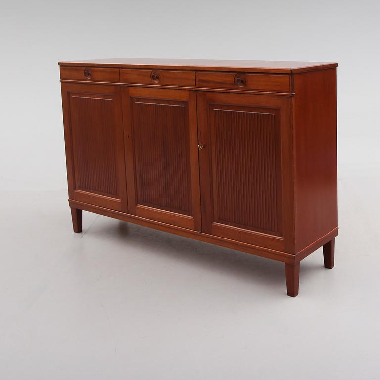 SIDEBOARD, "Herrgården", Carl Malmsten, Bodafors, 1962.
