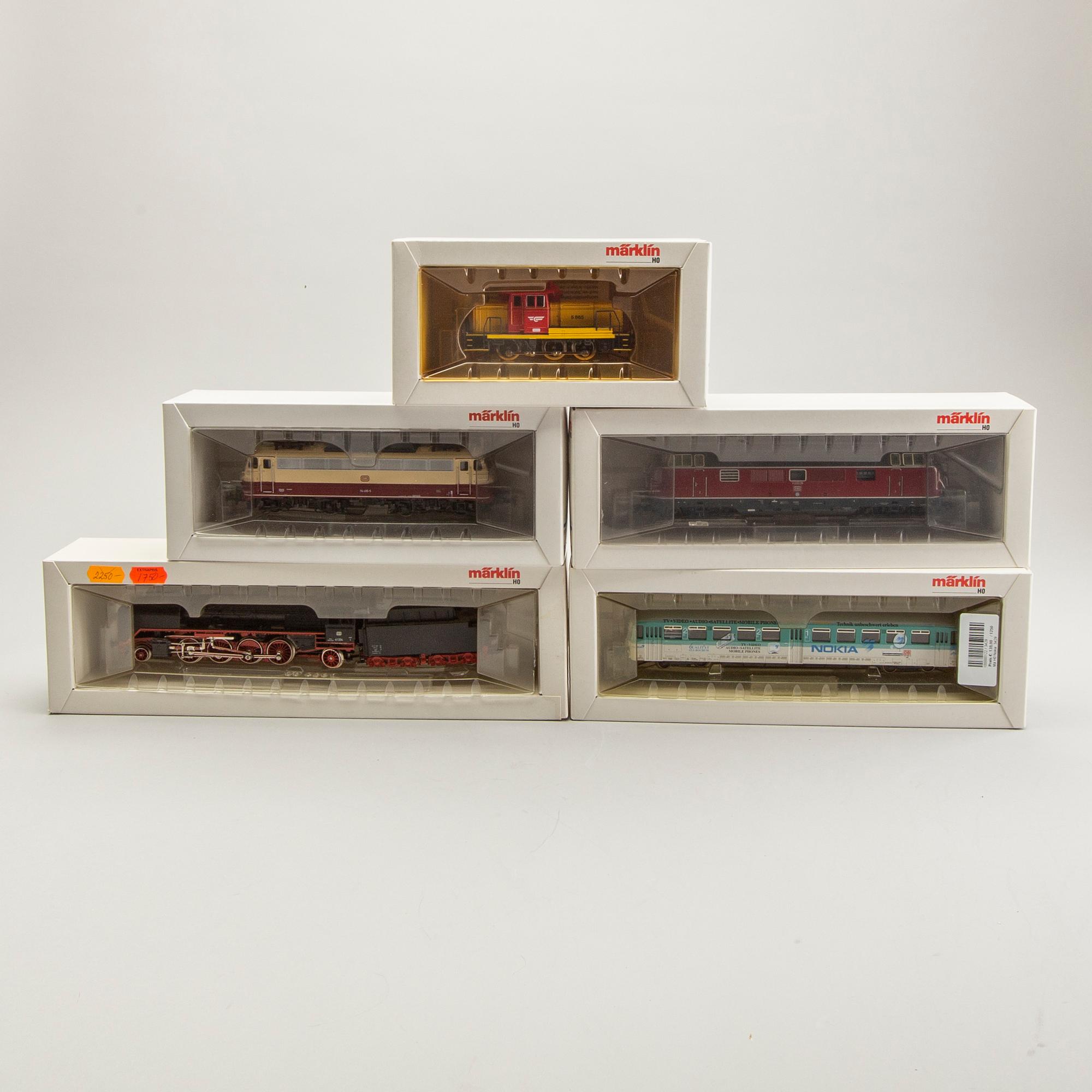 5 Märklin locomotives.