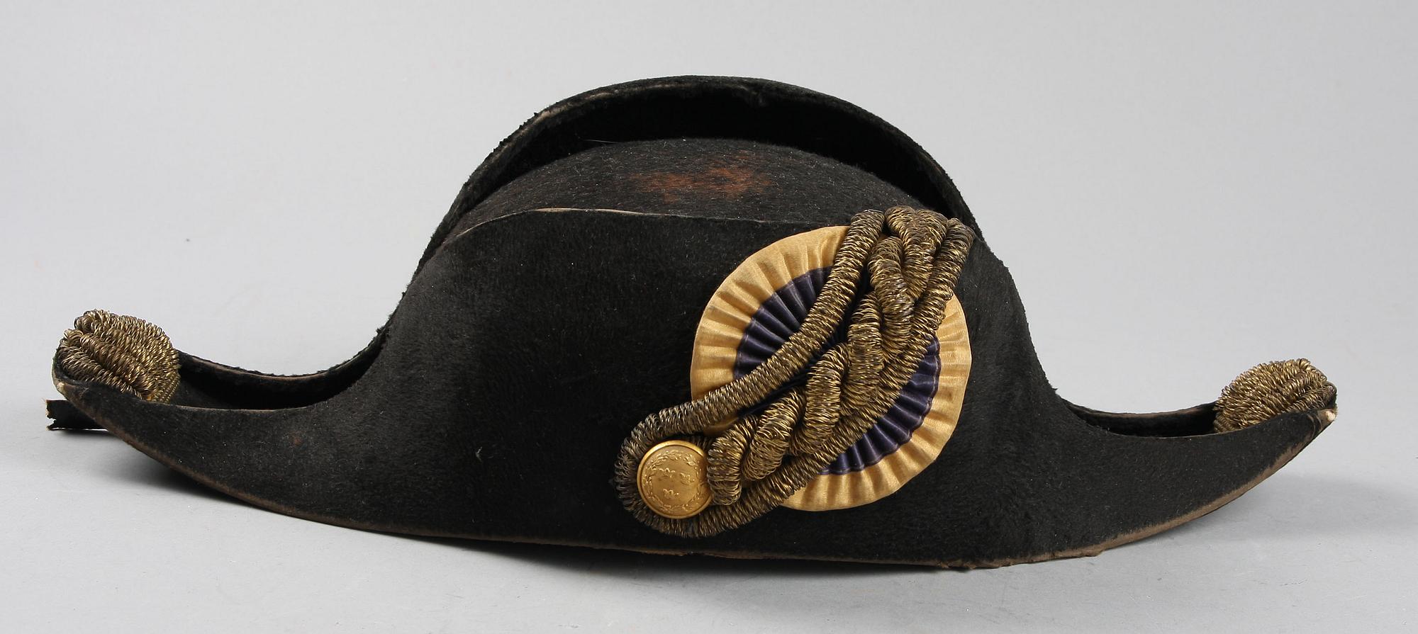 BICORNE, kustartilleriet, 1800-tal.