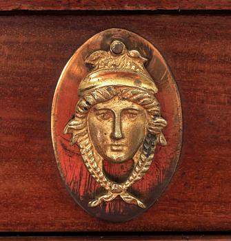 CHIFFONJÉ, sengustaviansk, 1700-talets slut.