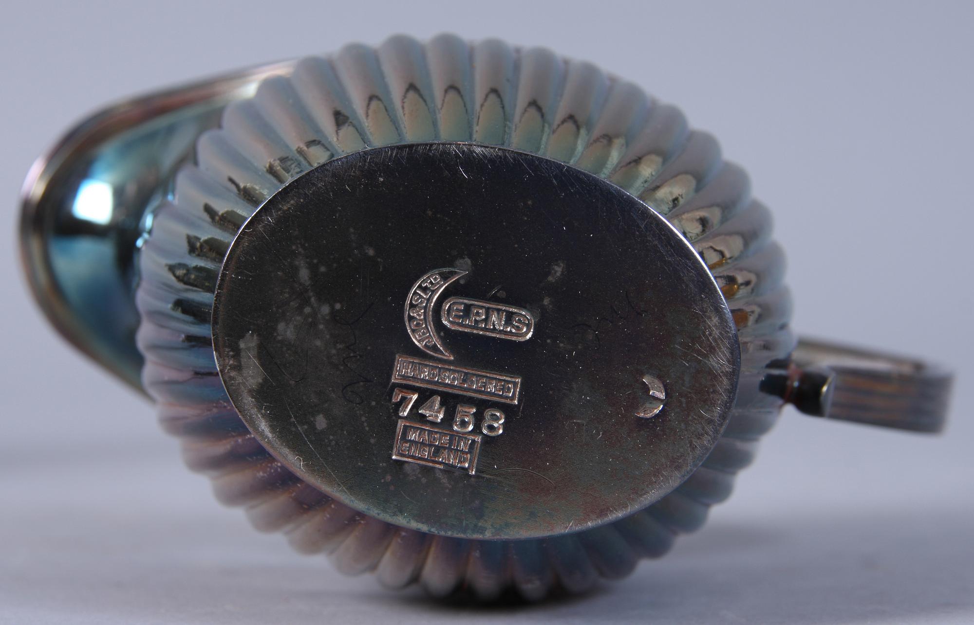 TESERVIS, 3 delar, nysilver, England.