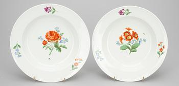FAT samt TALLRIKAR, 4 st, porslin, Meissen 1800-talets början.