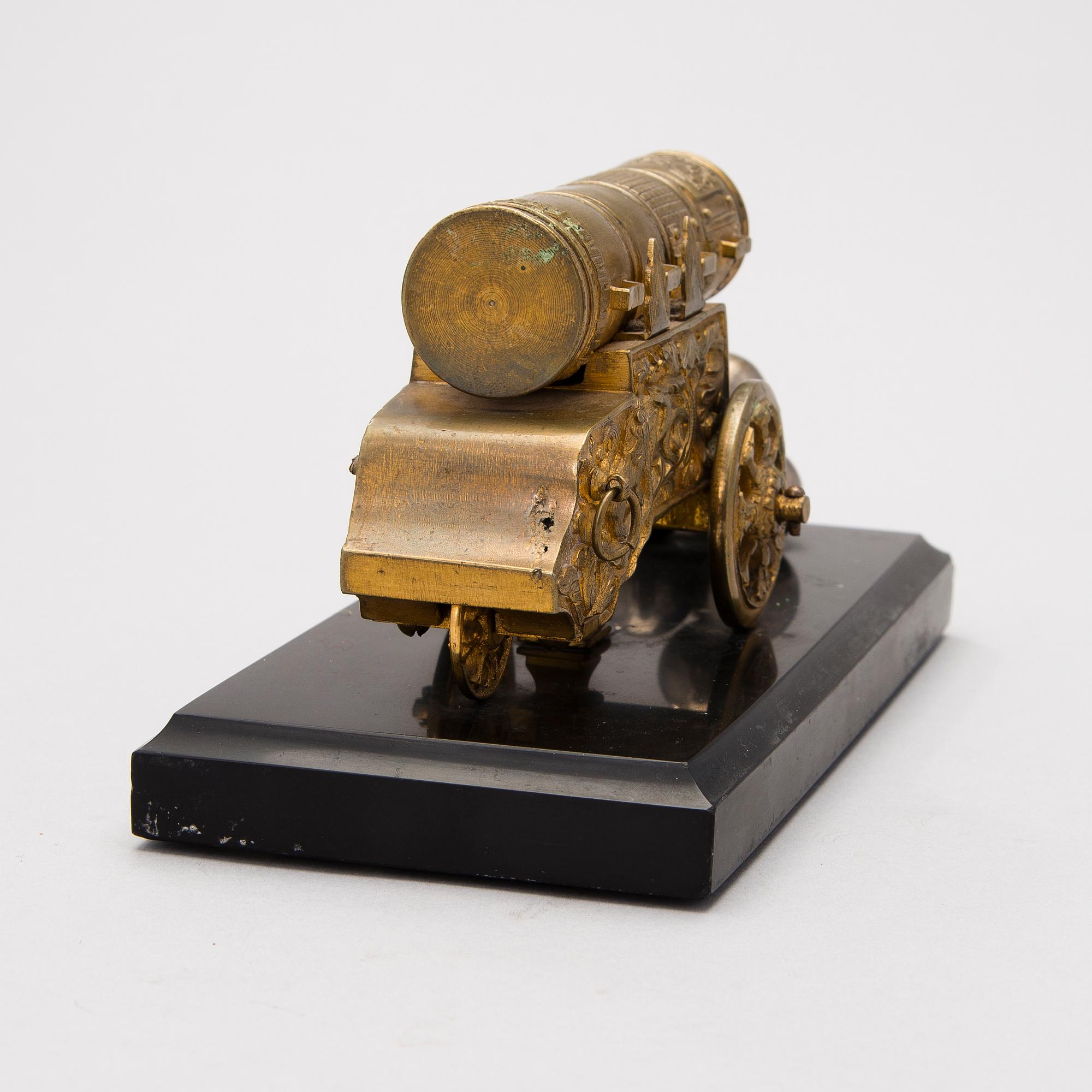 A Russian gilt brass decorative miniature cannon, second half of 20th Century.