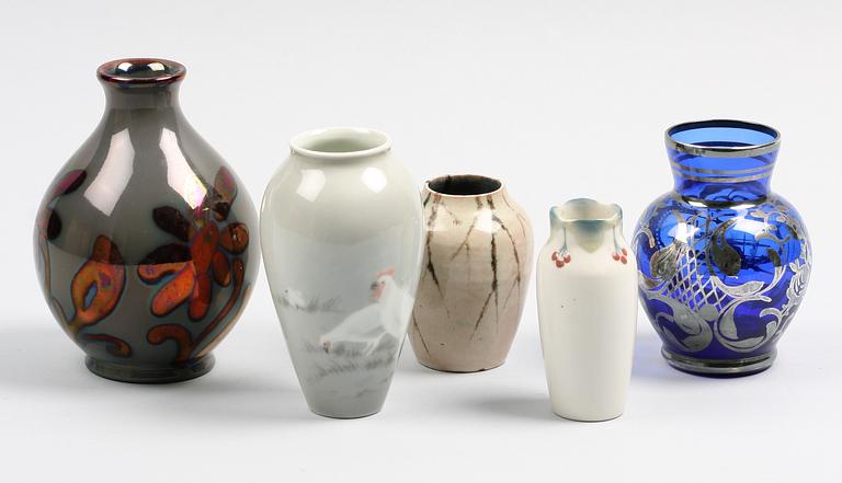 PARTI GLAS och KERAMIK, 5 delar. Bla Åke Holm, Höganäs.
