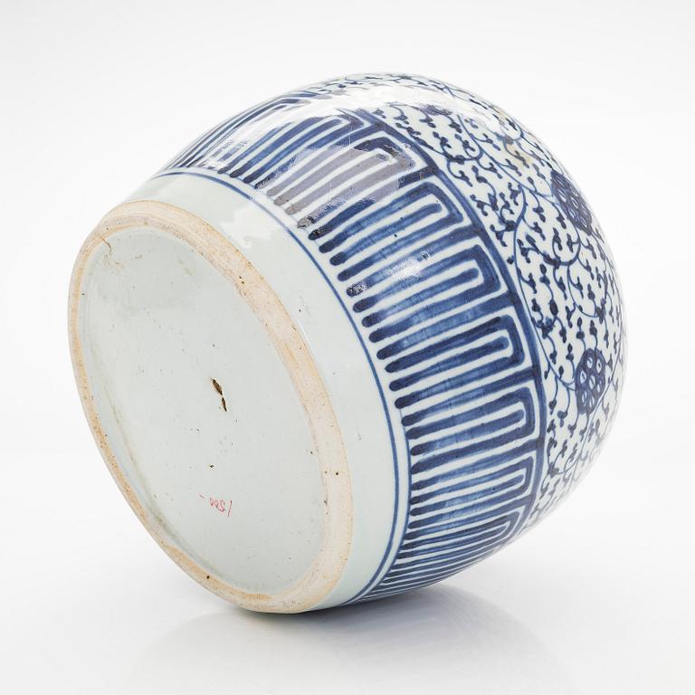 Ruukku, posliinia. Kiina, myöhäinen Qing-dynastia.