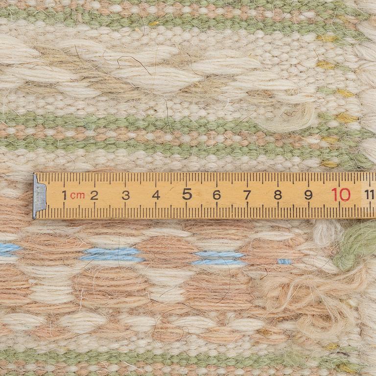 Matta, figural Kelim, silkesinslag, ca 204 x 150 cm.