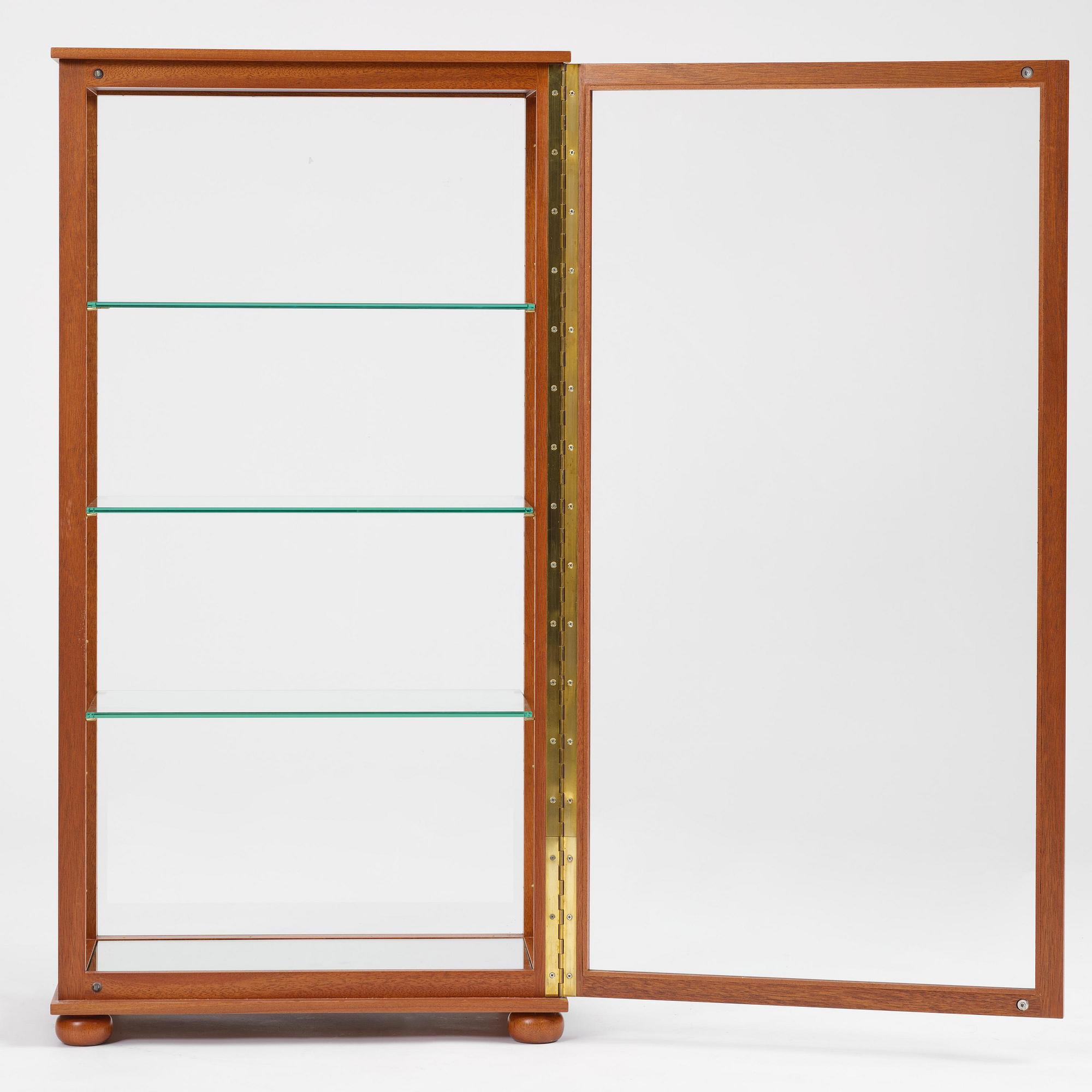 Josef Frank, a display cabinet model 649, Firma Svenskt Tenn, 2016.