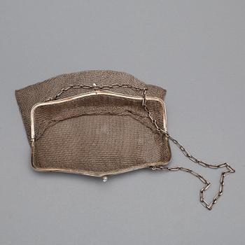 AFTONVÄSKA, silver, otydliga utländska stämplar, svenska importstämplar. Vikt ca 225 g.
