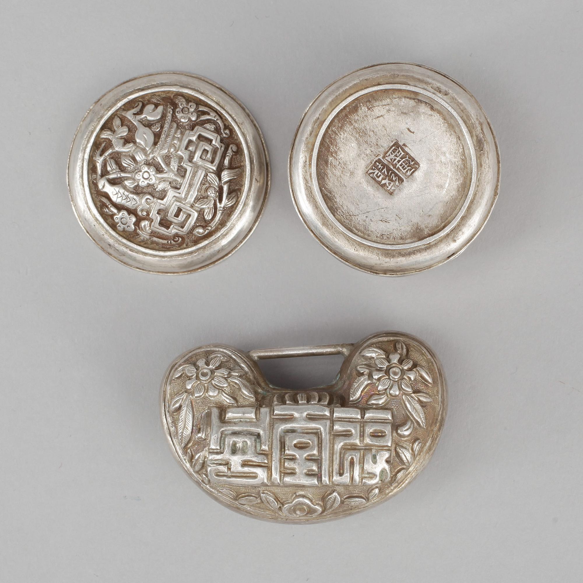 ASK samt LYCKOHÄNGE, silver, omkring år 1900. Total vikt ca 51 g.