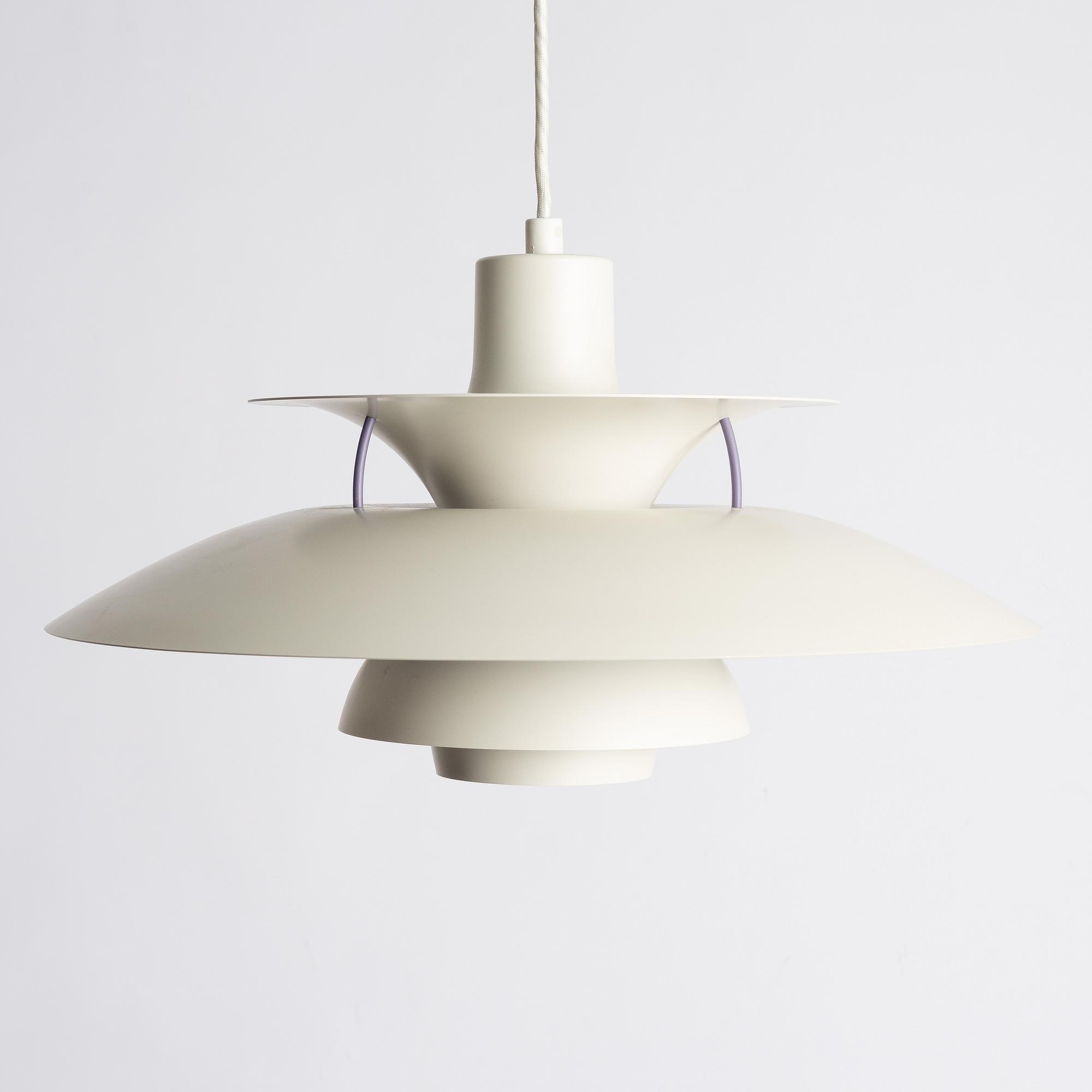 Poul Henningsen, taklampa "PH 5", Louis Poulsen, Danmark.