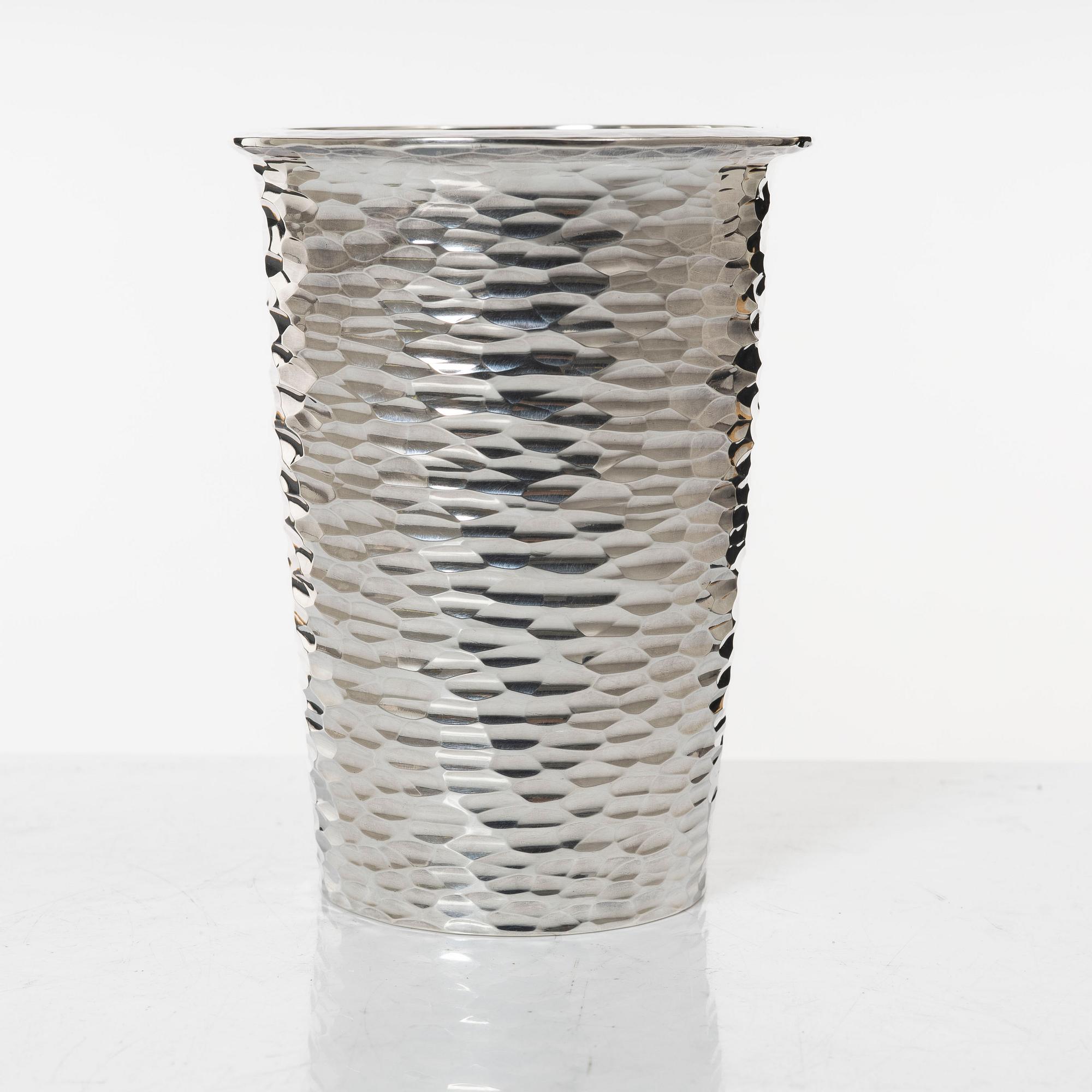 Beaker, silver, Roland Lantz, Stockholm Stamped U8 for 1947.