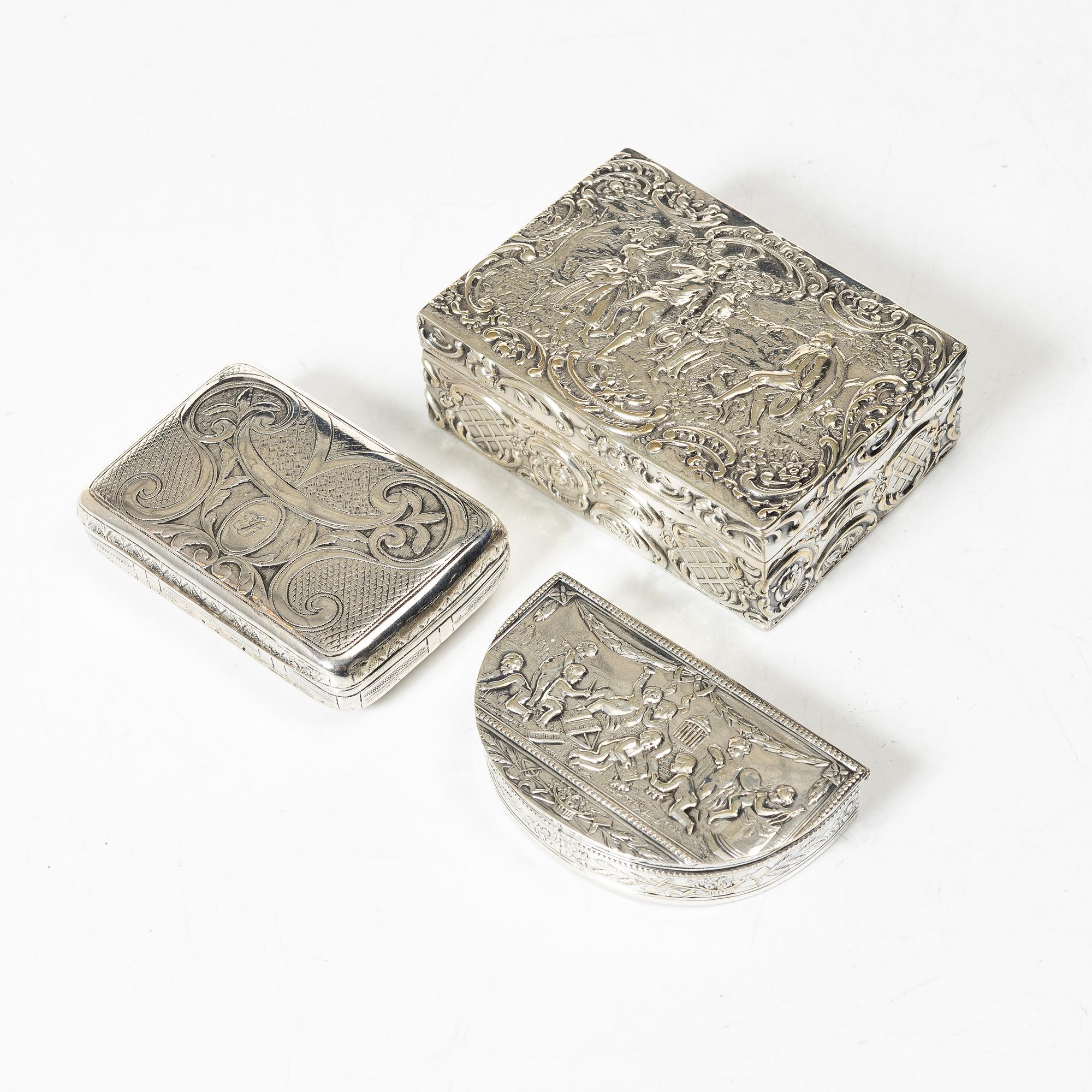 Three silver boxes with lid, Central Europe 18th/19th century.