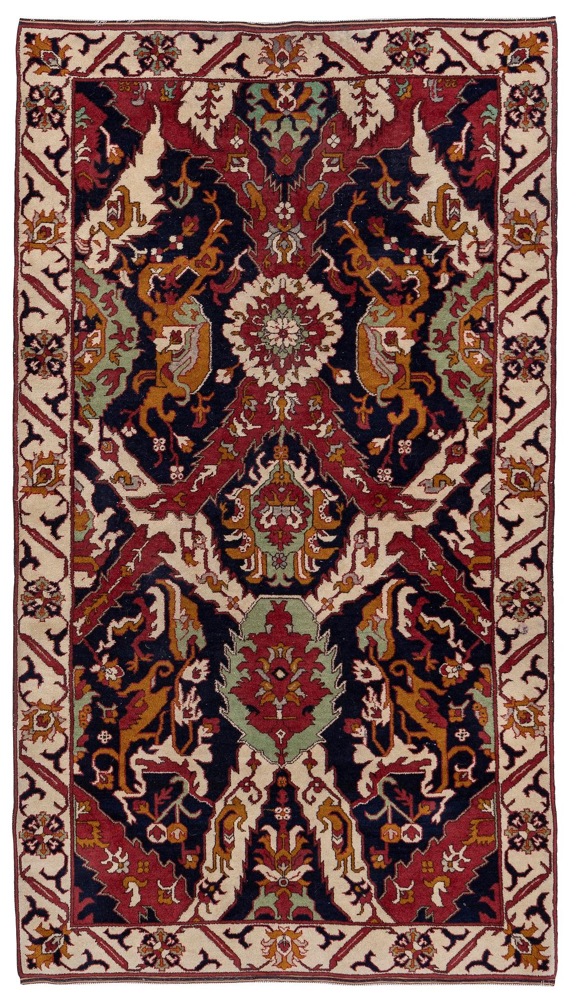 Semiantik "drak" matta, västra Persien, ca 237 x 133 cm.