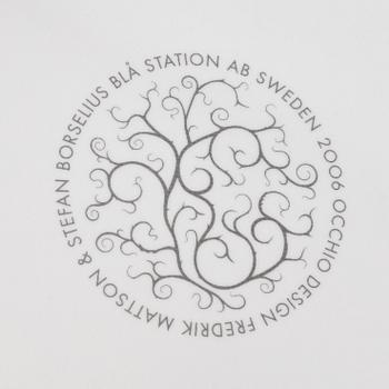 Fredrik Mattson, & Stefan Borselius, stolar, 4 st."Sting", samt bord "Occhio" Blå Station, 2000-tal.