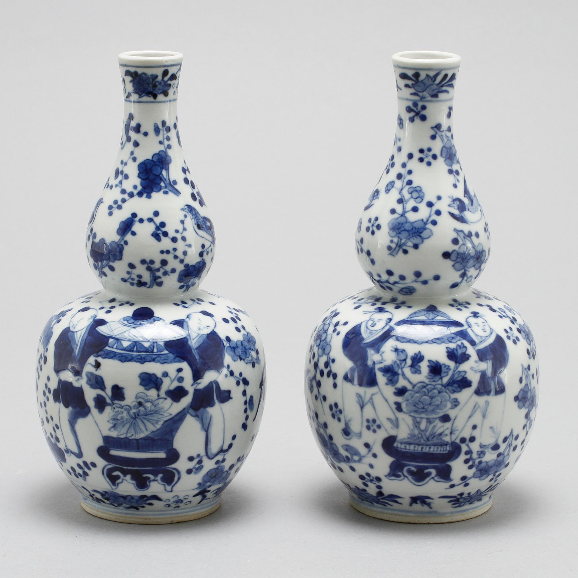 VASER, ett par, porslin, Kina, 1800-tal.