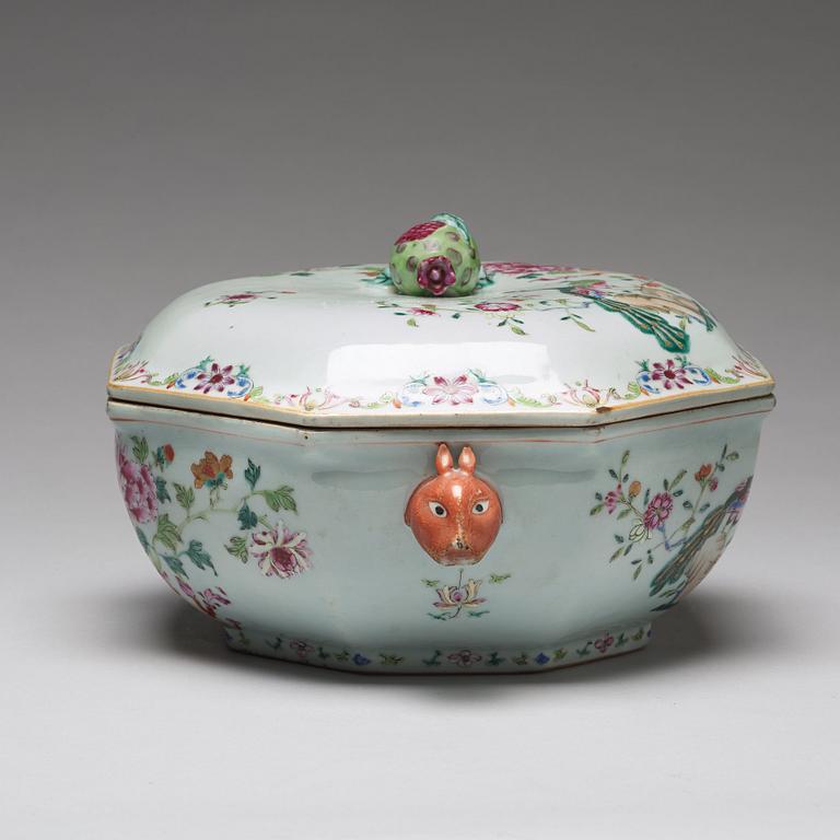 TERRIN med LOCK och FAT, kompaniporslin. Qingdynastin, Qianlong (1736-95).