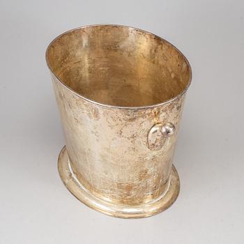 A 20th century plate wine cooler.