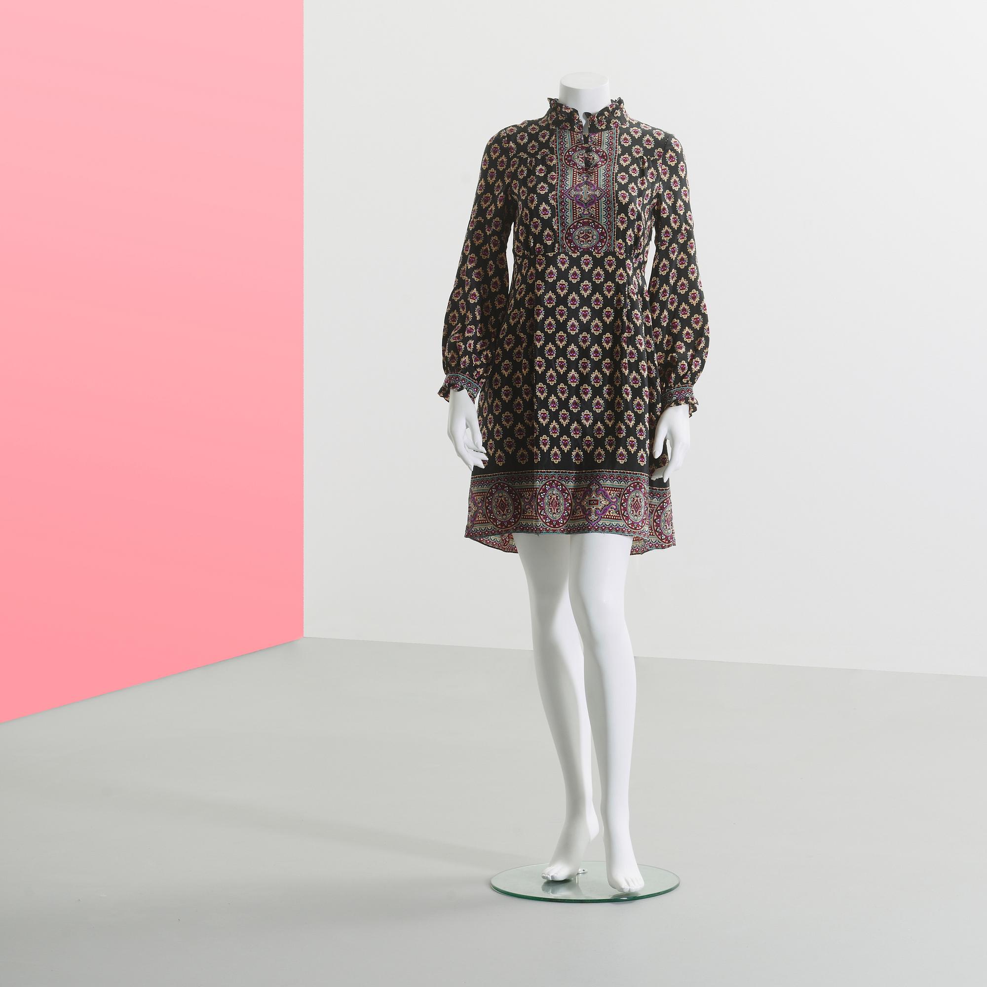 DRESS in silk by Anna Sui.