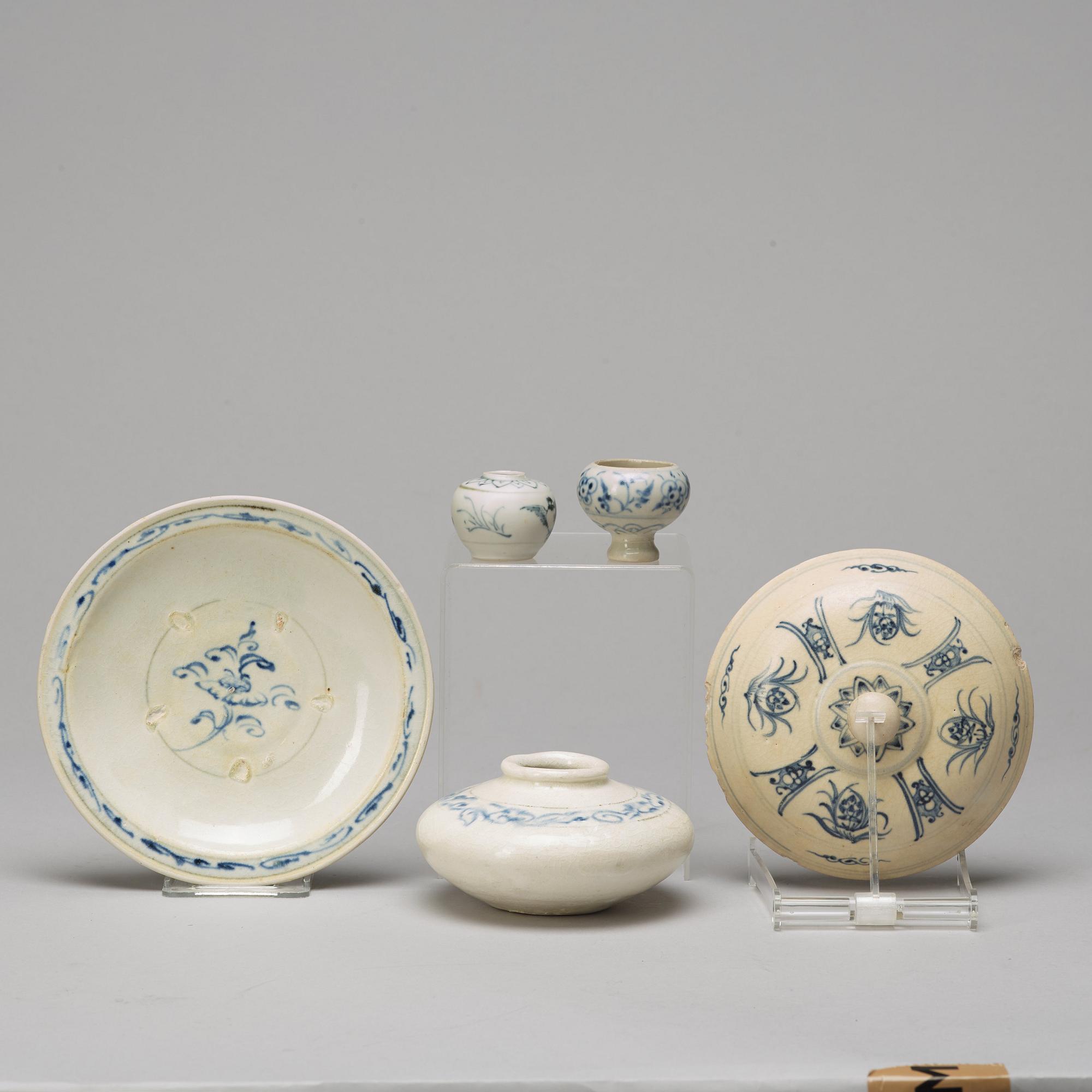 PARTI, fem delar, porslin. Sydostasien, Thailand, Sawankhalok, 1600/1700-tal.