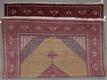 MATTA, sannolikt Täbris, ca 362 x 268 cm.