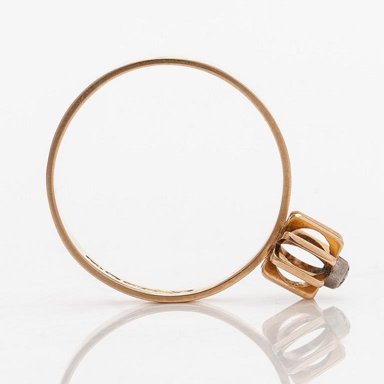 Elis Kauppi,  a pair of earrings and ring, 14K gold and diamonds. Kupittaan Kulta, Turku.