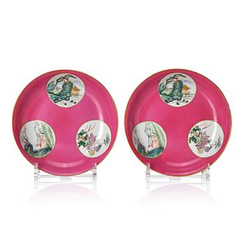 A pair of enamelled pink ground plates, Qing dynasty, Guangxu mark and period (1875-1908).