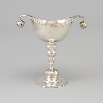 A Swedish Art Nouveau silver stemmed cup, maker's mark K Anderson, Stockholm, 1918.