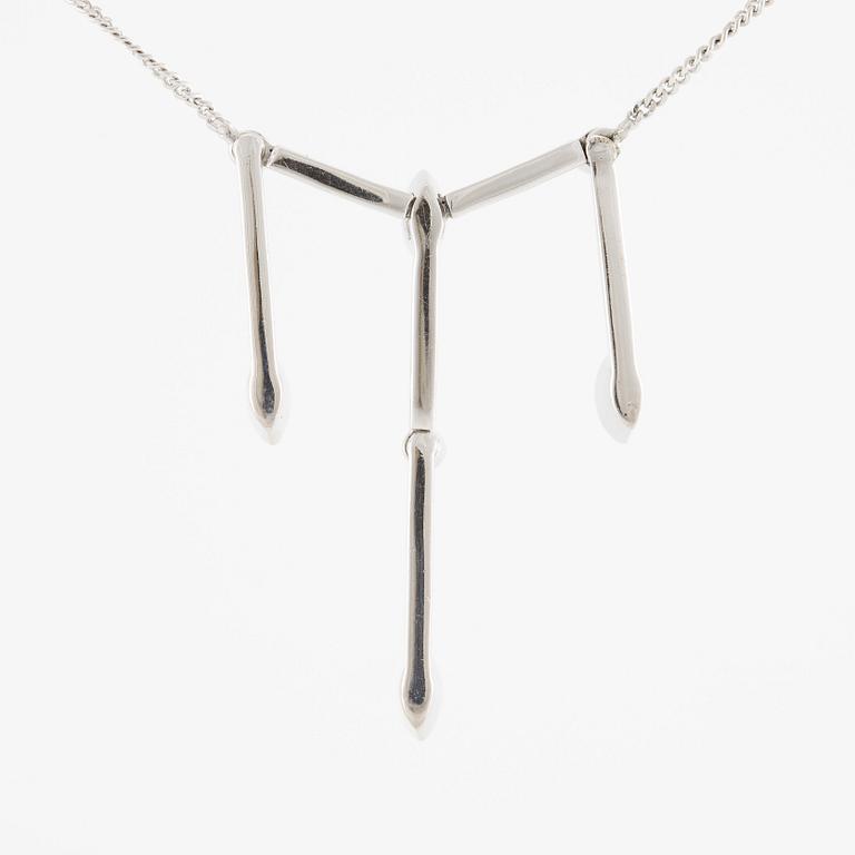Necklace 18K white gold with brilliant-cut diamonds, Alfieri & St. John, Italy.