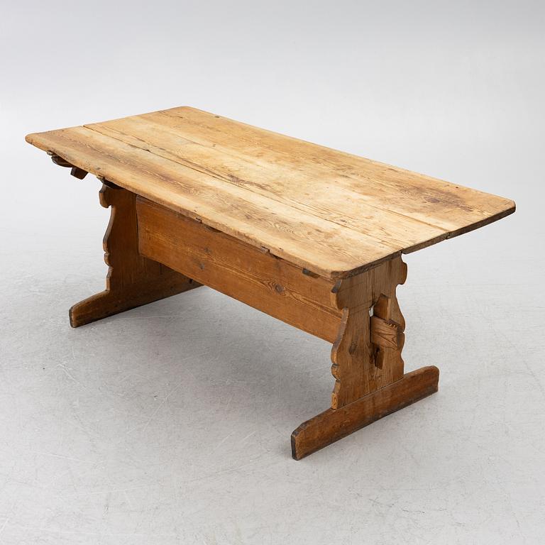 A wooden table, 18th/19th century.