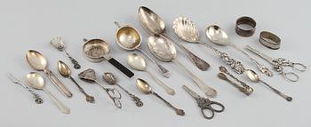 PARTI SILVER, 21 delar, 1700-tal och 1900-tal. Total vikt 491 gram.