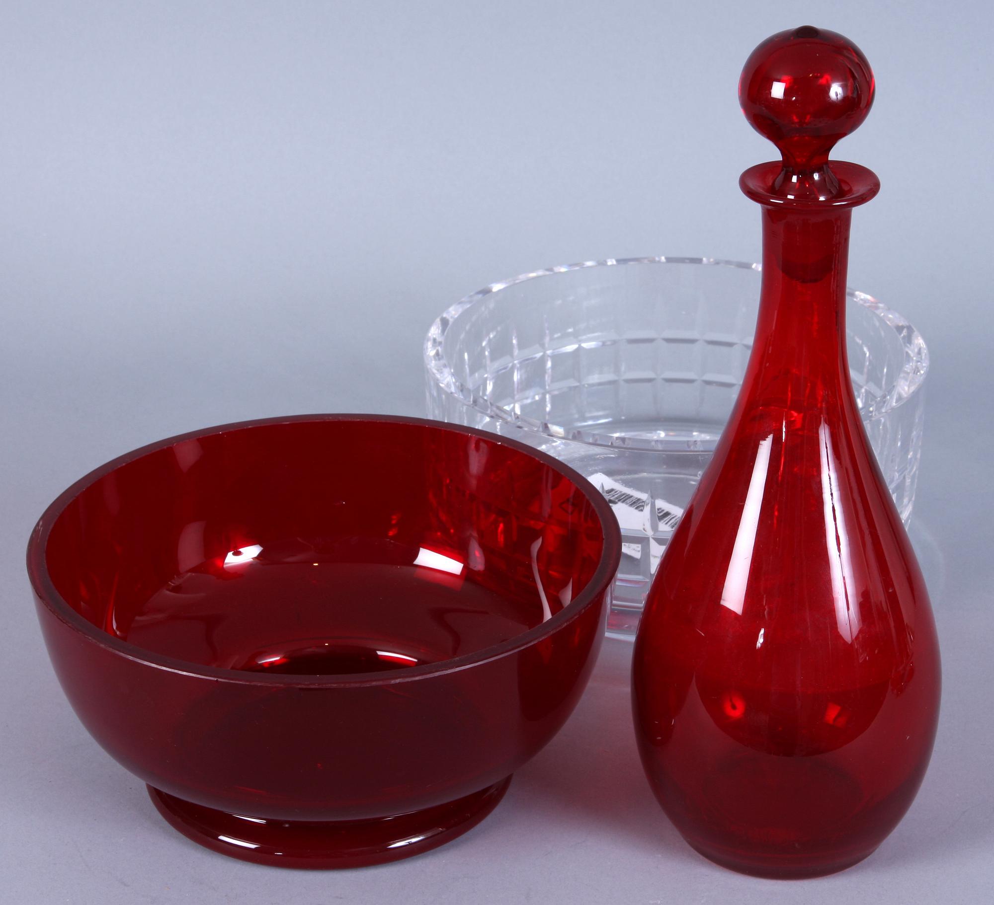 SKÅLAR, 2 st, samt KARAFF, Vicke Lindstrand, Kosta, samt Monica Bratt, Reijmyre Glasbruk.