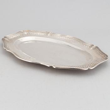 A pair of French Louis XV-style silver 950/1000 dishes. France second half of 19th century.