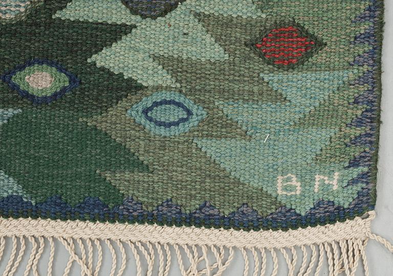 CARPET. "Tånga grön". Tapestry weave. 348 x 251 cm. Signed AB MMF BN (AB Märta Måås-Fjetterström, Barbro Nilsson).