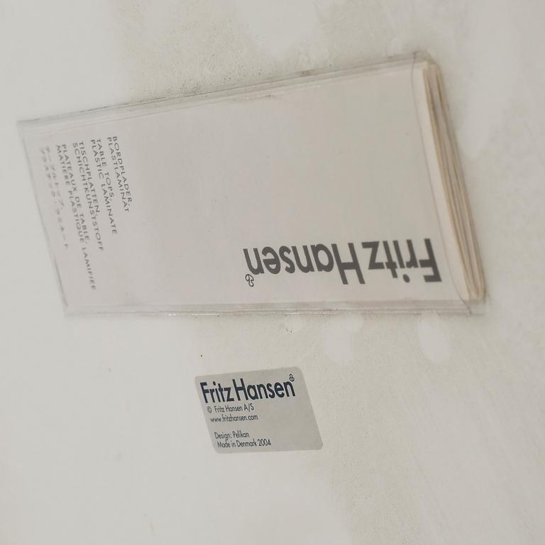 A "Plano" table, deisgned by Pelikan Design (Niels Gammelgaard og Lars Mathiesen) for Fritz Hansen, made 2004.