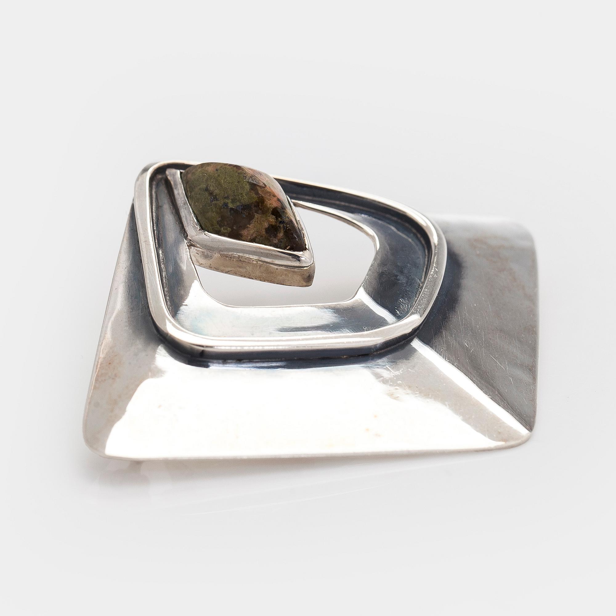 Mauno Honkanen, brooch, silver, granite, Helsinki 1963.