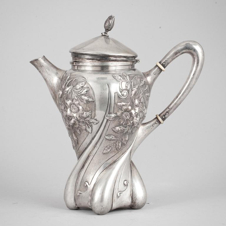 KAFFEKANNA, silverhalt 800. Jugend. Tyskland, Omkring 1900.  Vikt ca 786g.