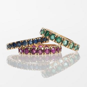 RINGAR, 3 st, 18K guld med safirer, rubiner samt smaragder.