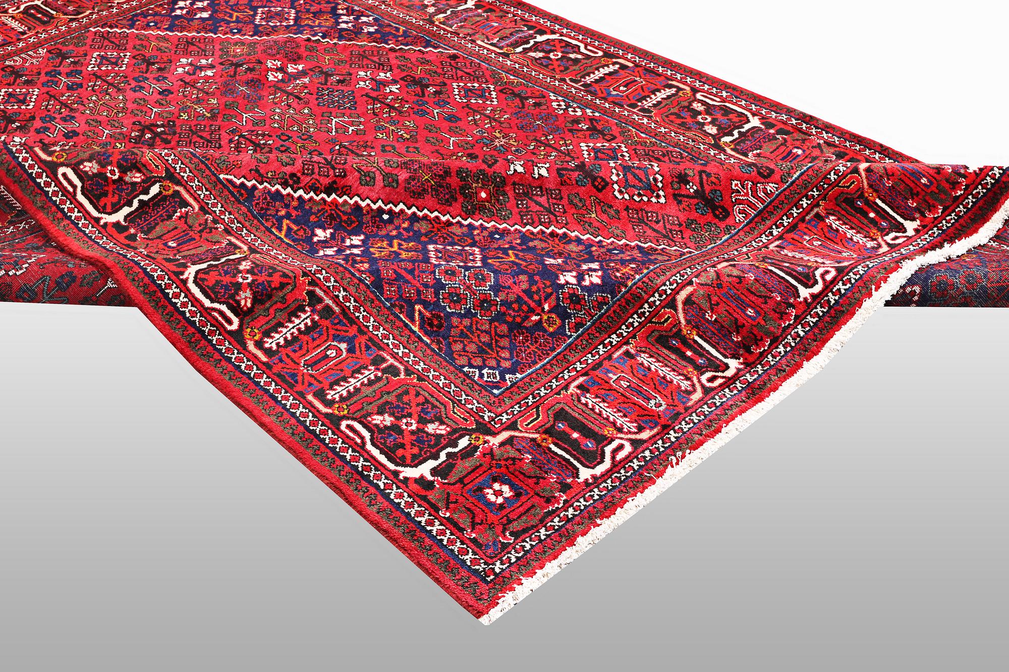 Carpet, Hosseinabad, ca 348 x 247 cm.