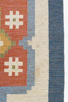 Erik Lundberg, a carpet 'Lister' flat weave c. 206 x 138 cm Vävaregården Eringsboda signed V.