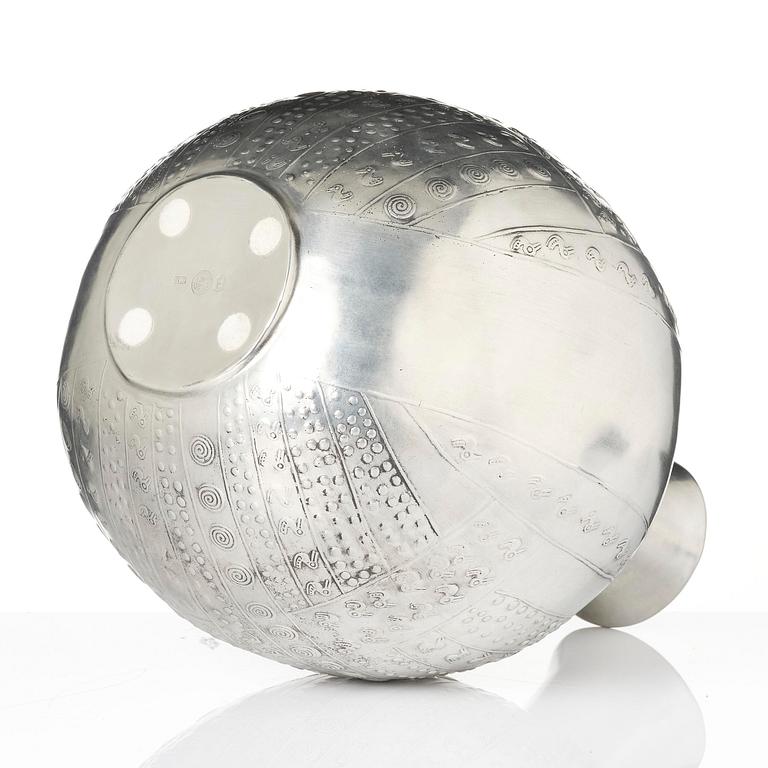 Estrid Ericson, "Peruvian urn", pewter, Firma Svenskt Tenn, Stockholm 1993.