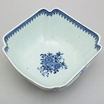 A blue and white saladiere, Qing dynasty, Qianlong (1736-95).