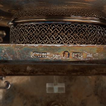 A pair of Swedish 20th century parcel-gilt silver bowls, maker's mark of CG Hallberg, Stockholm 1934 and 1935.