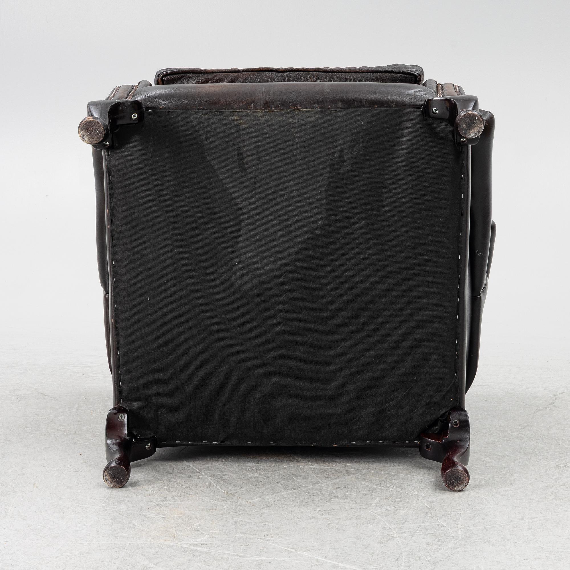 Fåtölj, engelsk stil, 1900-talet andra häkft.