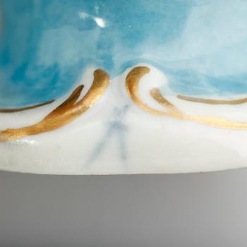 FIGURER, 1 par, sannolikt Meissen, omkring år 1900.