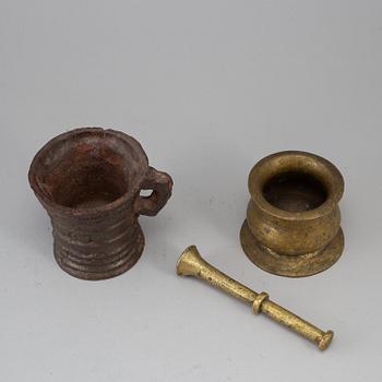 Two mortars, bronze and iron, 17th/18th century.